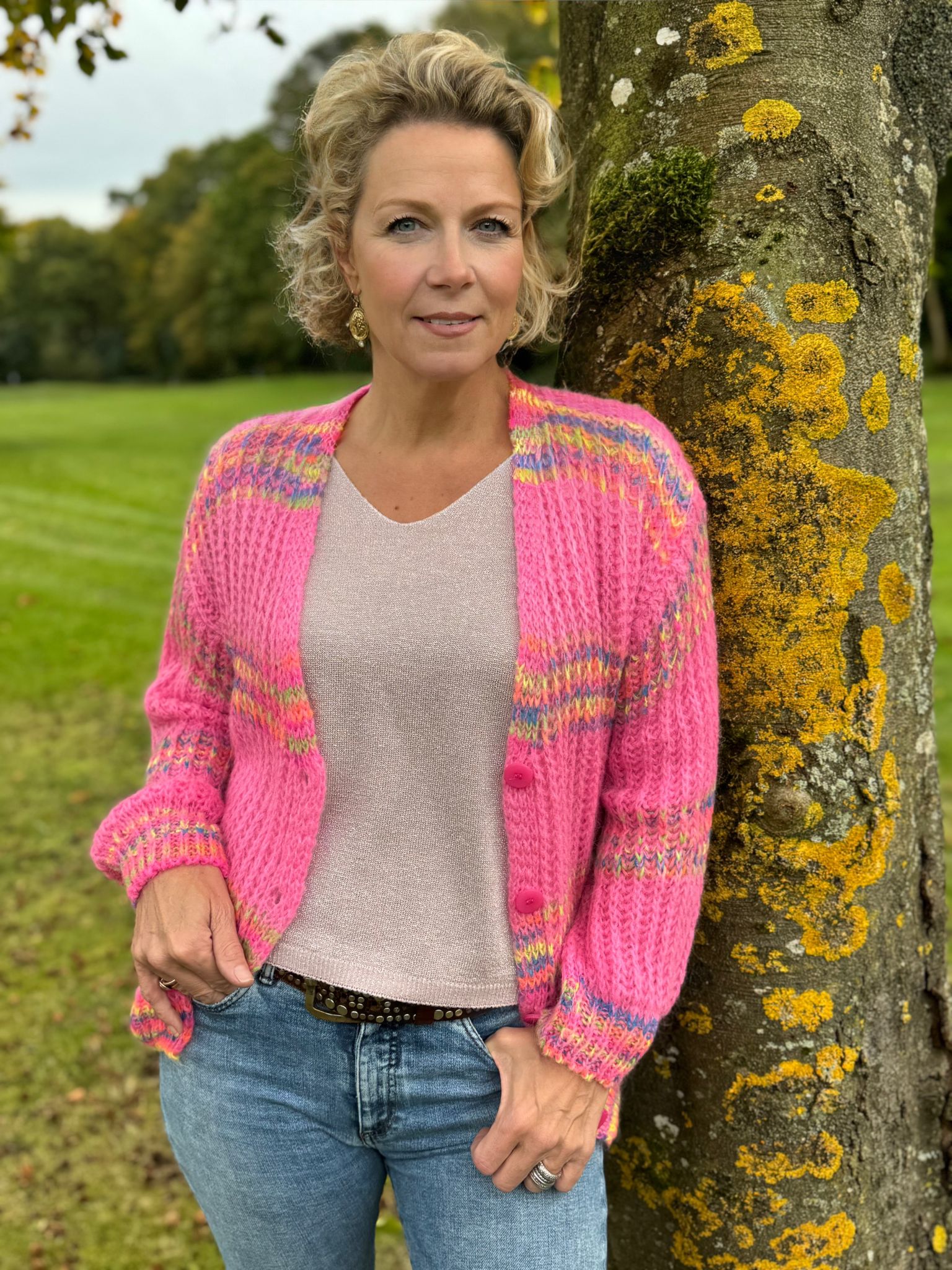 Kurze Strickjacke im angesagten Scandi-Style vom Hamburger Modelabel stegmann mode