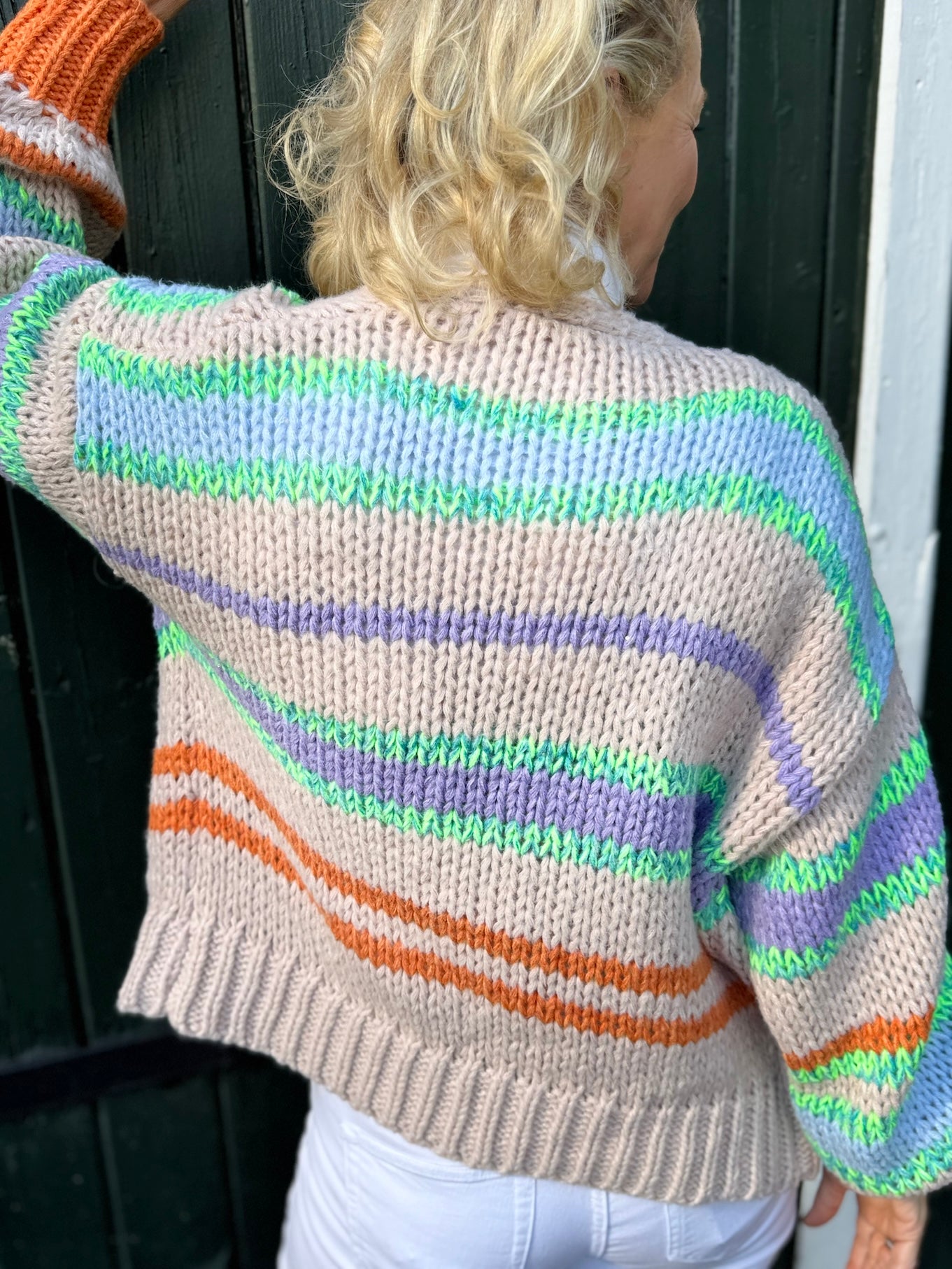 Gestreifte Strickjacke vom Hamburger Modelabel stegmann mode